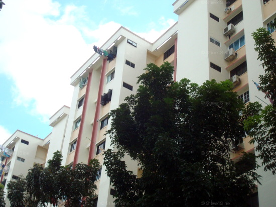 Yishun Street 21 thumbnail photo